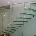 tangga tempered glass